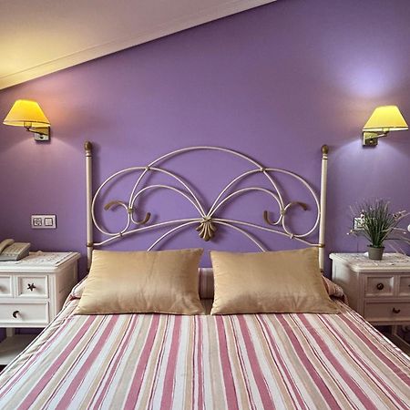 Hotel Casona Los Caballeros Santillana del Mar Exteriör bild