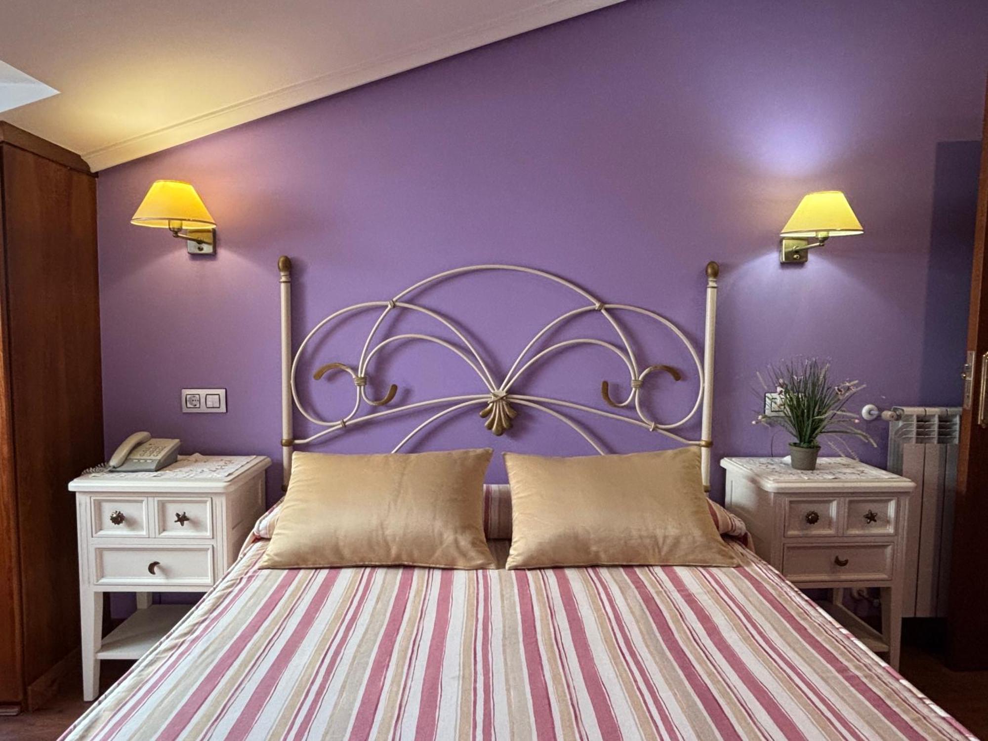 Hotel Casona Los Caballeros Santillana del Mar Exteriör bild