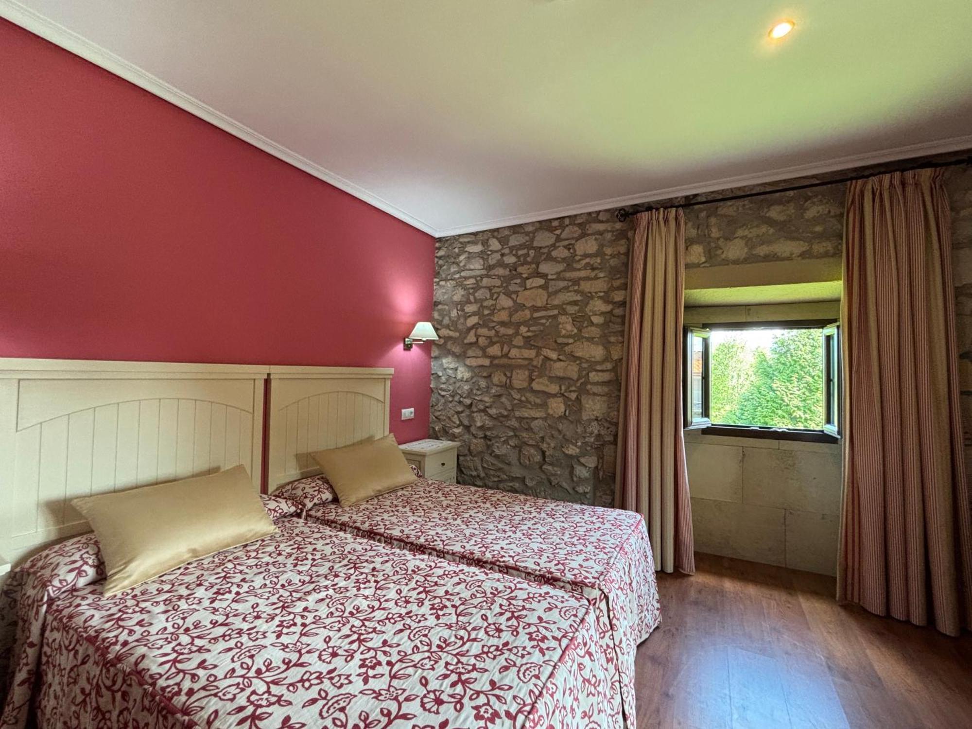 Hotel Casona Los Caballeros Santillana del Mar Exteriör bild