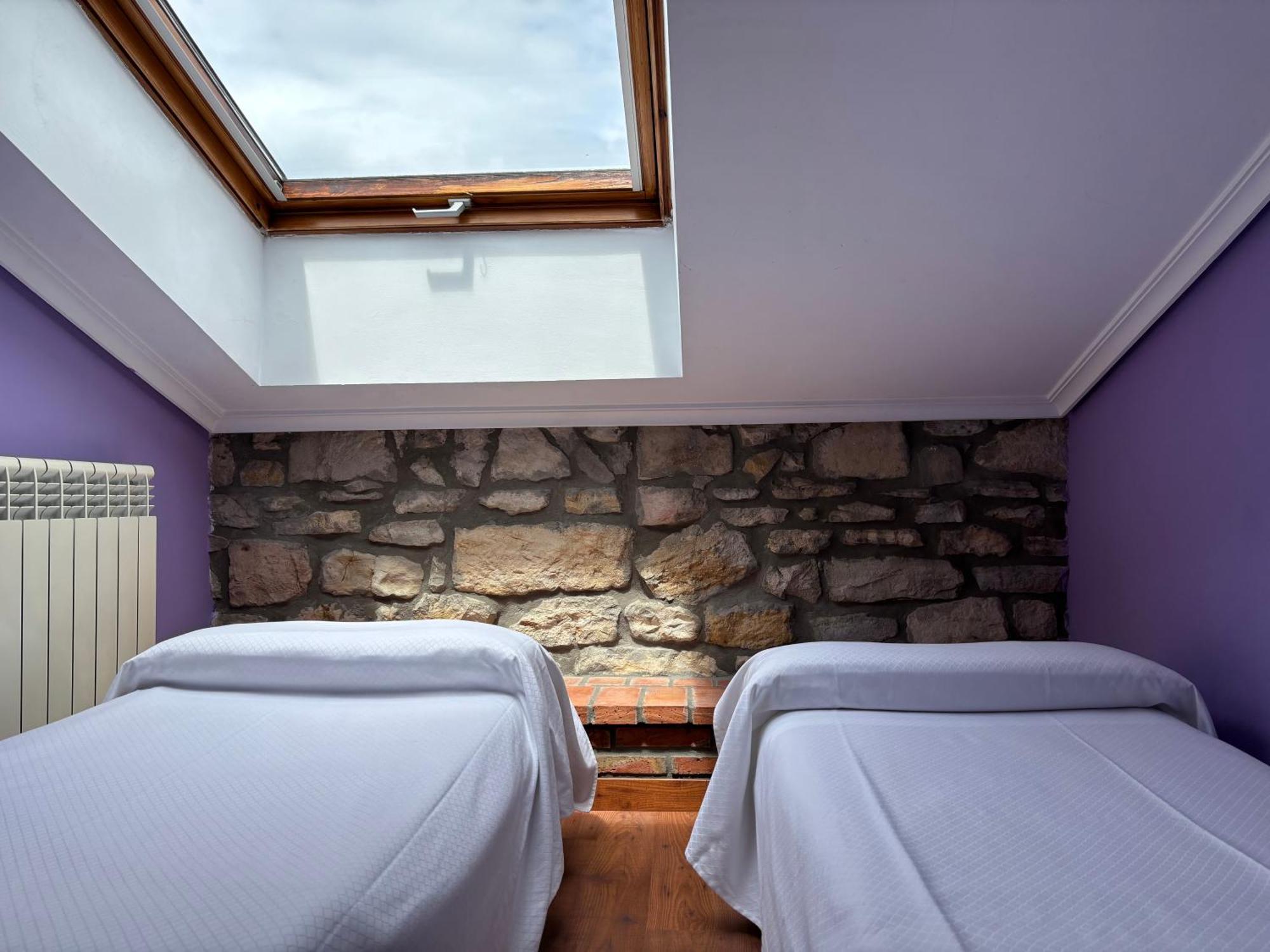 Hotel Casona Los Caballeros Santillana del Mar Exteriör bild