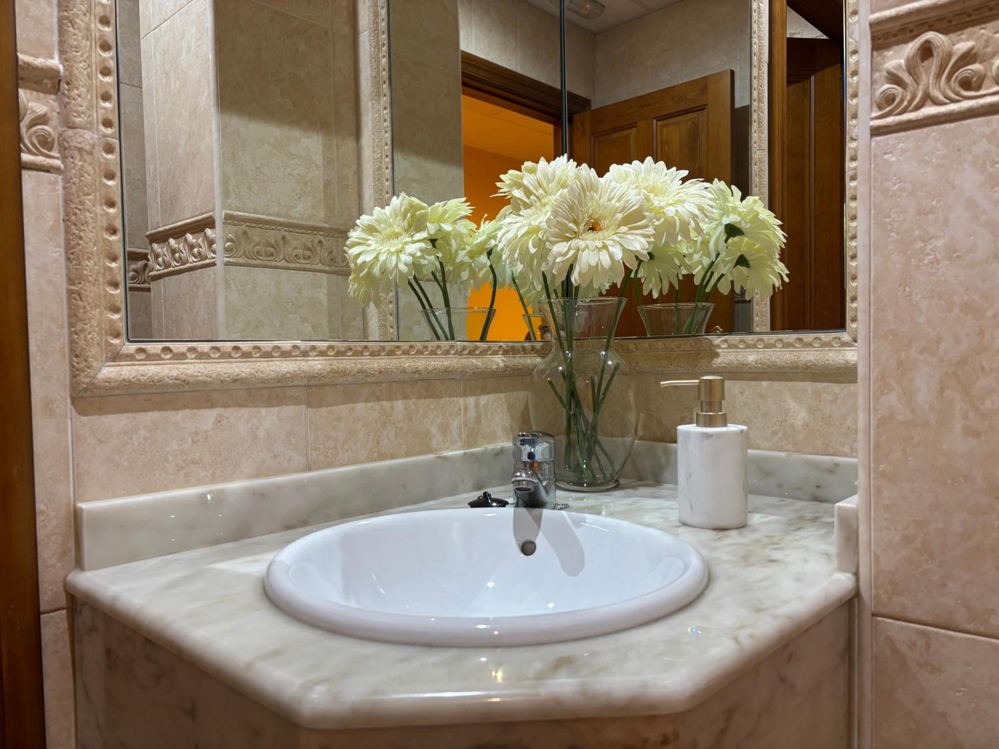 Hotel Casona Los Caballeros Santillana del Mar Exteriör bild