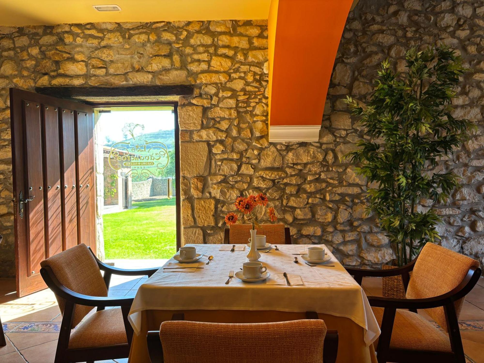 Hotel Casona Los Caballeros Santillana del Mar Exteriör bild