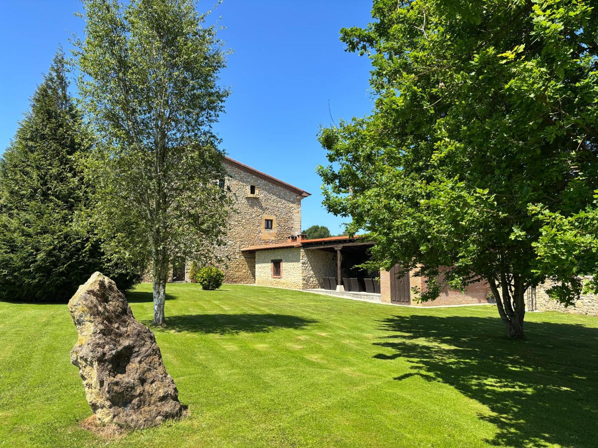 Hotel Casona Los Caballeros Santillana del Mar Exteriör bild